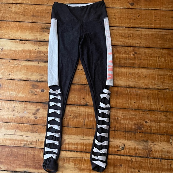 PINK Victoria Secret Leggings w/cut out details - so cool - Picture 4 of 7